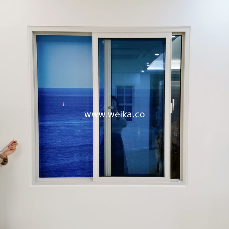 シングル スライディング プロフィール UPVC コテージ バルコニー用のダブルガラスの窓